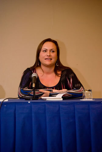 Rosa Suárez Martínez, sobrina de Carlos, en la presentación del libro